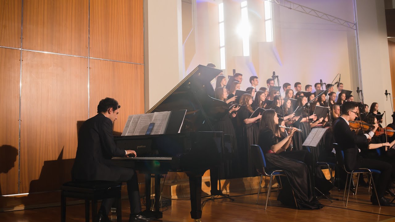 Sfânt e Dumnezeu (God Almighty Is) - Adventus University Choir & Orchestra