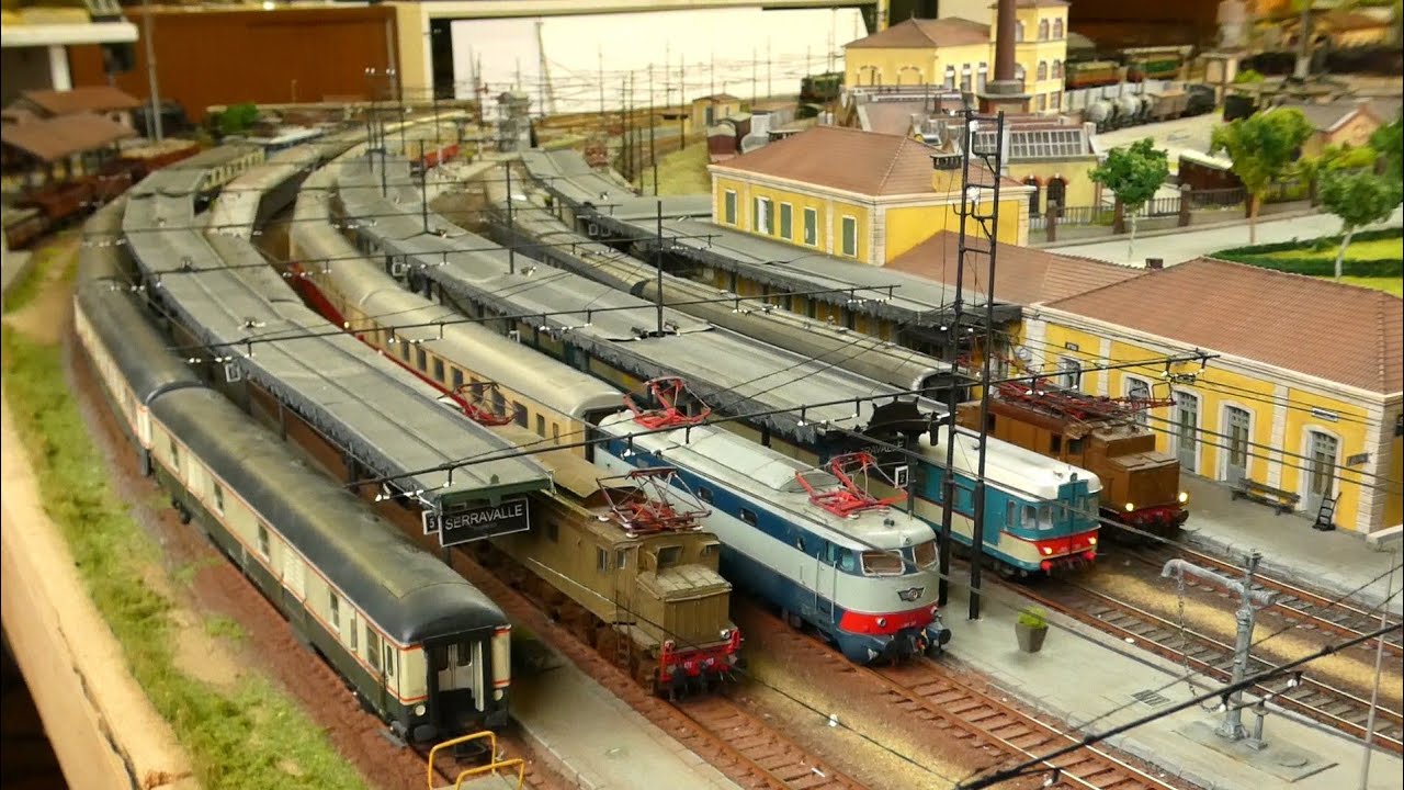 Treni a Serravalle