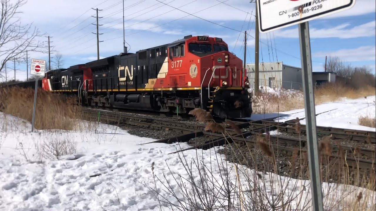 Amazing CN, GO and VIA action at the OBRY Brampton Diamond with @waterloocentral9production475 !