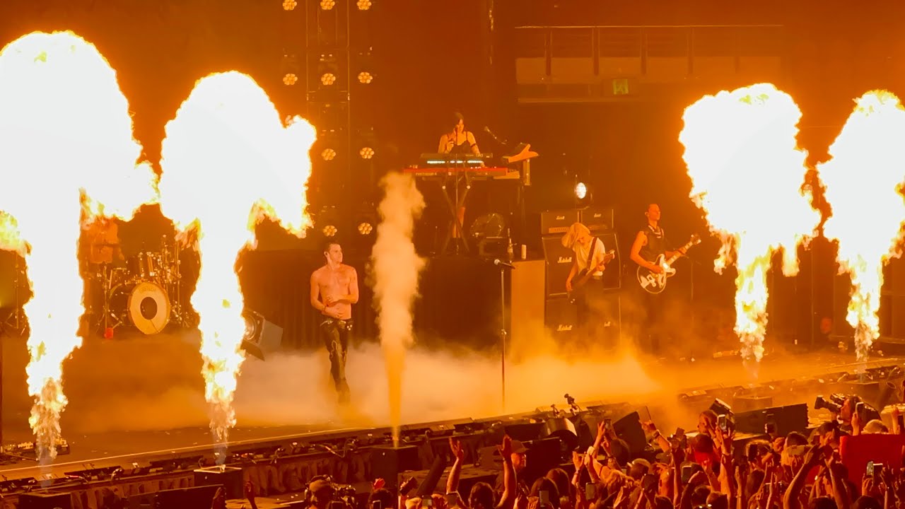 THE CRAZIEST CONCERT I’VE EVER BEEN TO - Yungblud “Idols” World Tour