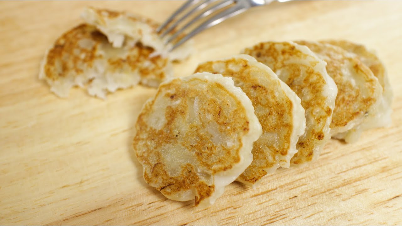 Chewy Banana Coconut Pancakes Recipe แป้งจี่ - Hot Thai Kitchen!