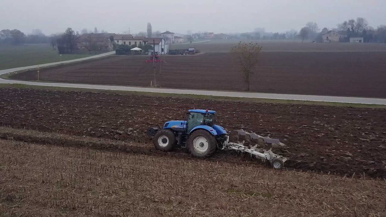 🚁📷 New Holland T7030 - Aratura con trivomere ERMO | New Holland T7030 Plowing with ERMO