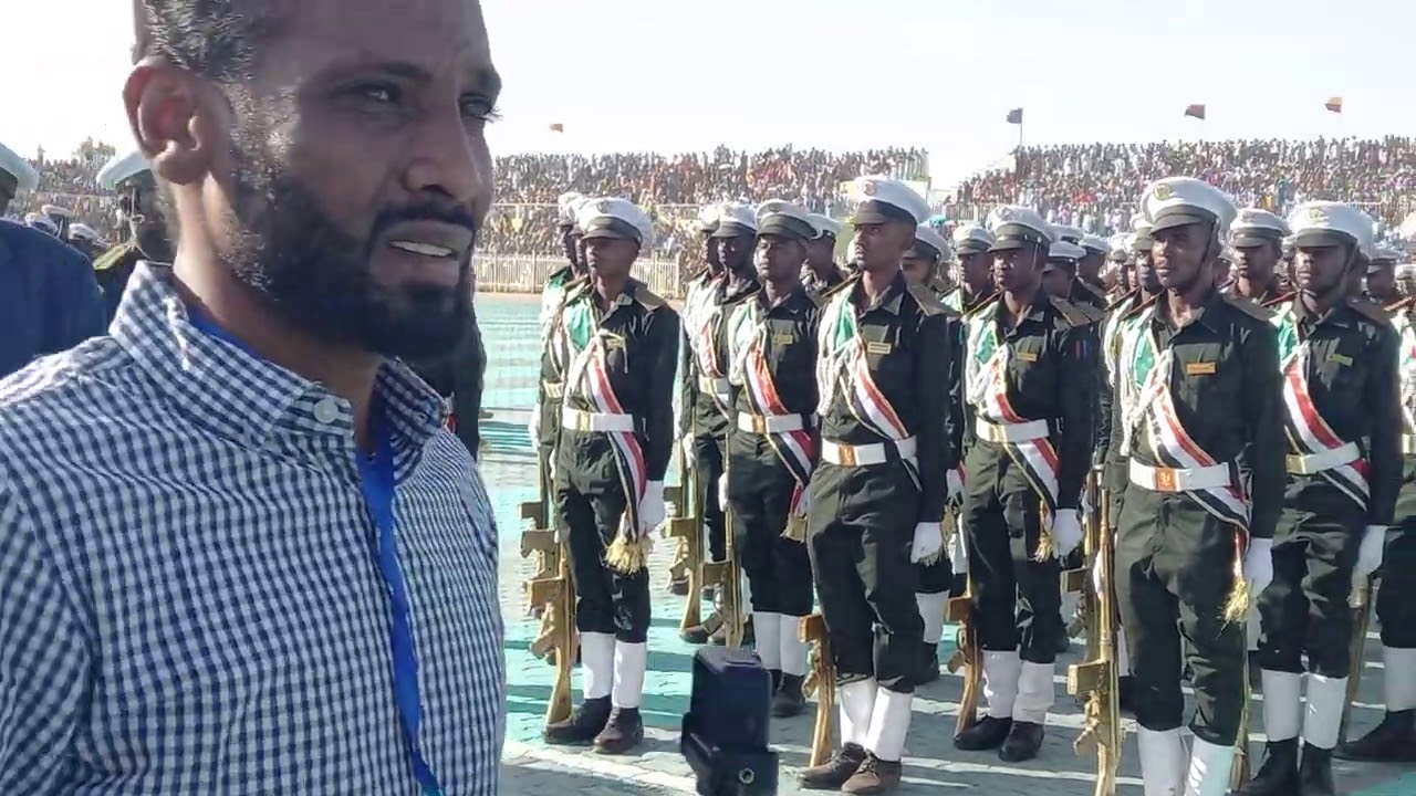 شاهد بالفديو استقبال القائد العام للقوات المسلحة عبدالفتاح البرهان أثناء تخريج دفعة الكلية الحربية