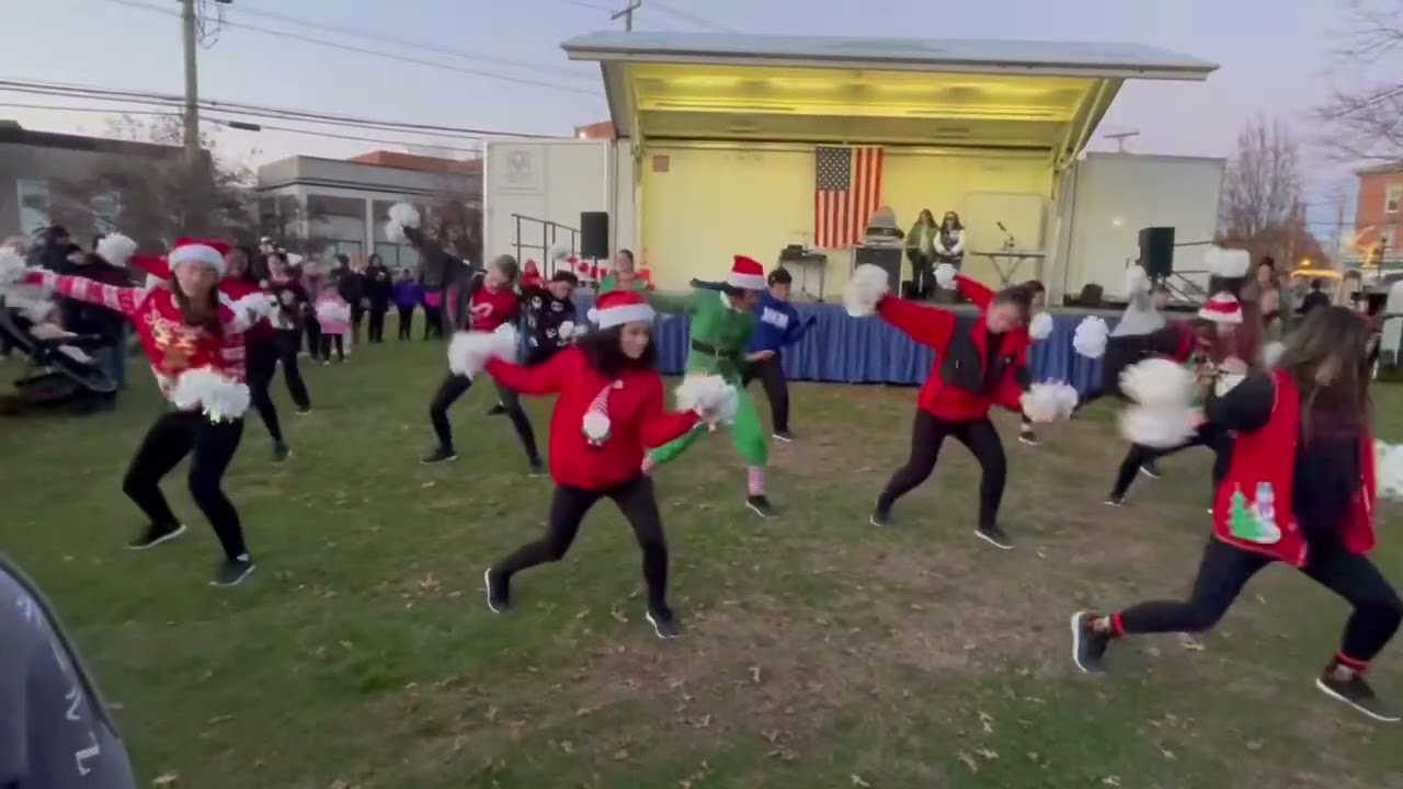 Jingle Bell Rock - 23-24 WHDT - Tree Lighting