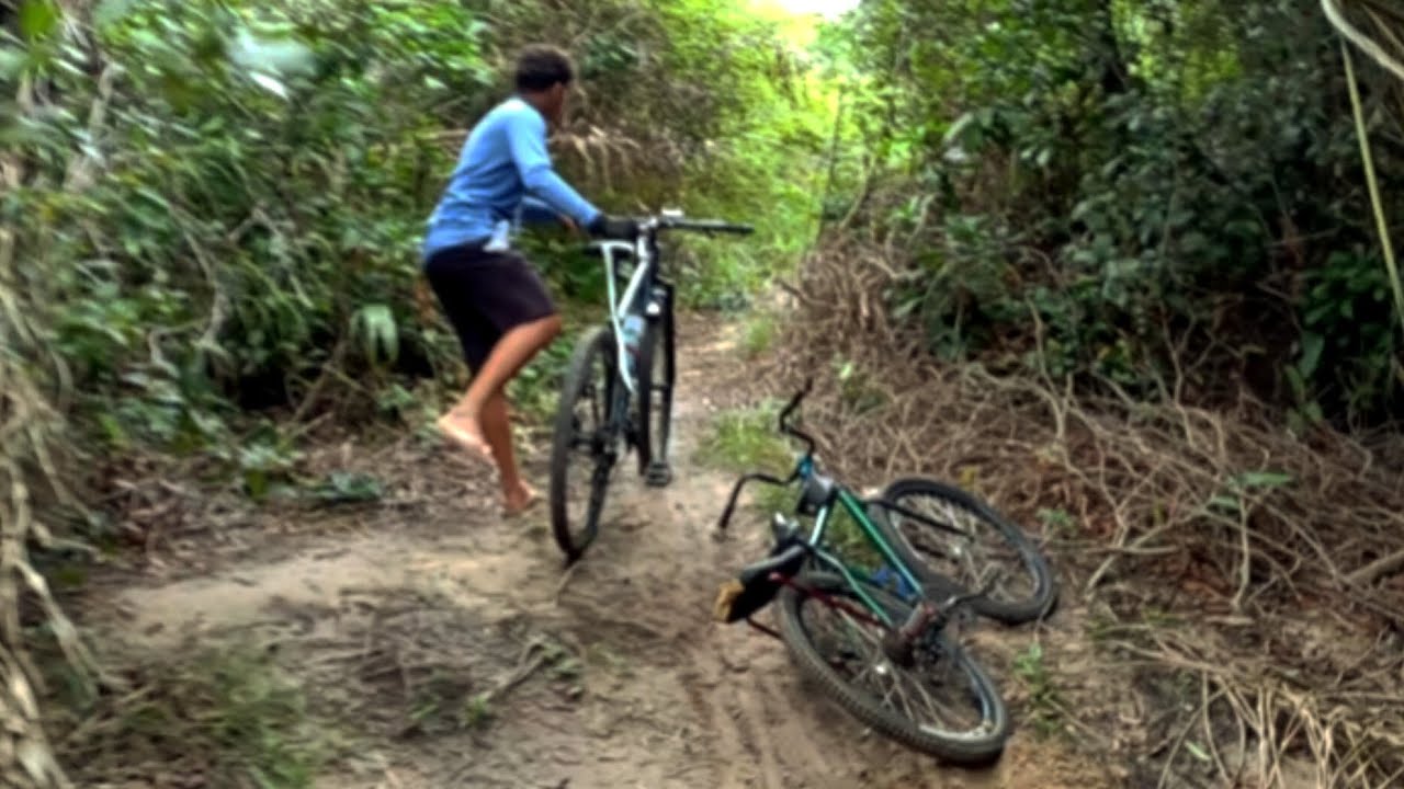 FUI FAZER UMA TRILHA DE BIKE EU E MEU AMIGO