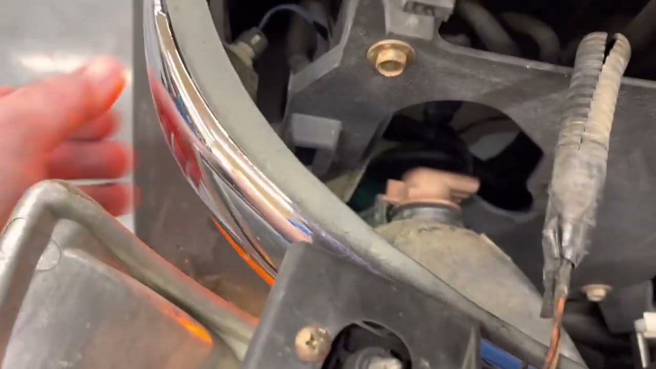 How to check/replace your daytime running lights (DRL), headlight, & side marker light 99 Silverado