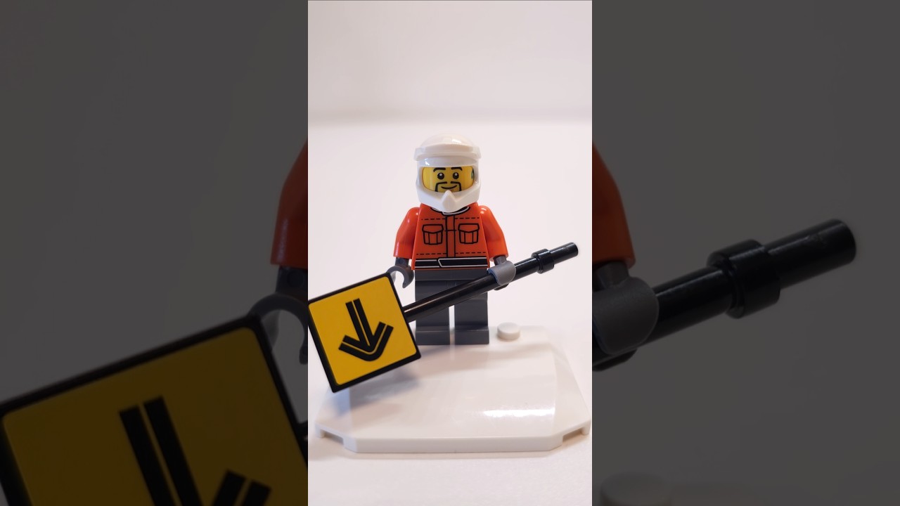 LEGO CITY 60443 F1 Pit Stop & Pit Crew with Ferrari Car:Pit Crew
