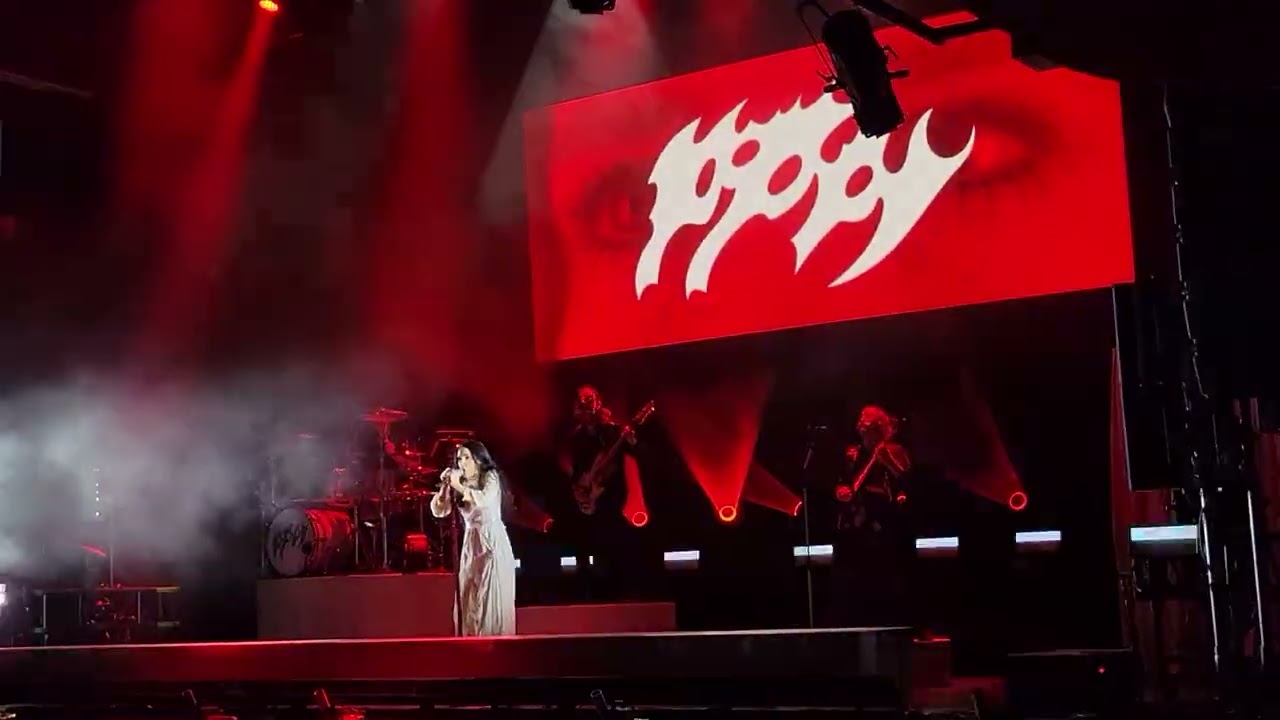 POPPY  Live in Las Vegas , NV  at the House of Blues  