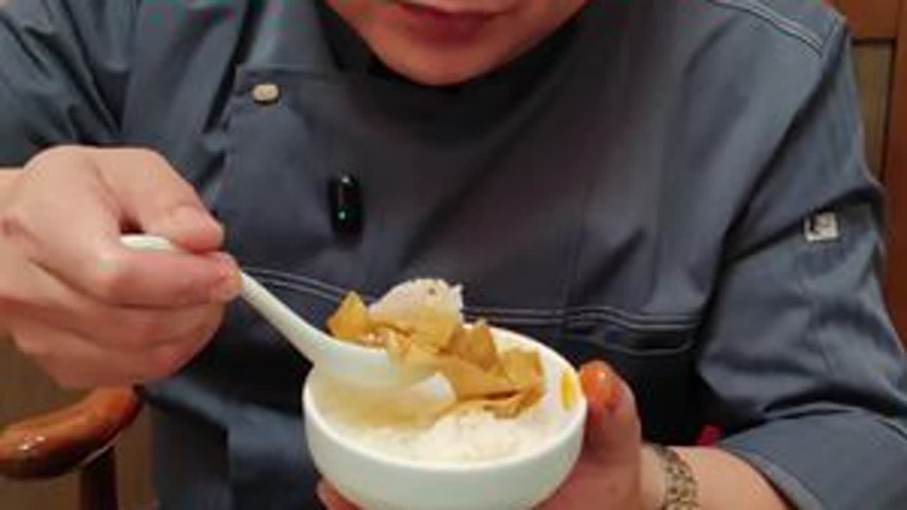 冒泡干豆腐，争议性比较大的菜品#抖音健康使用计划 #美食教程#岫岩海哥121#桐记饺子楼#冒泡干豆腐