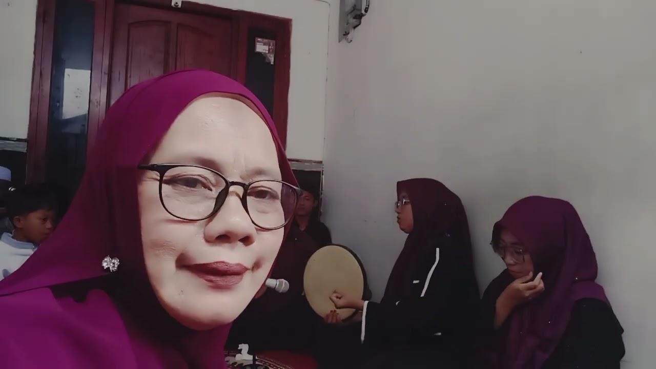 Acara khitanan di perumahan blok L