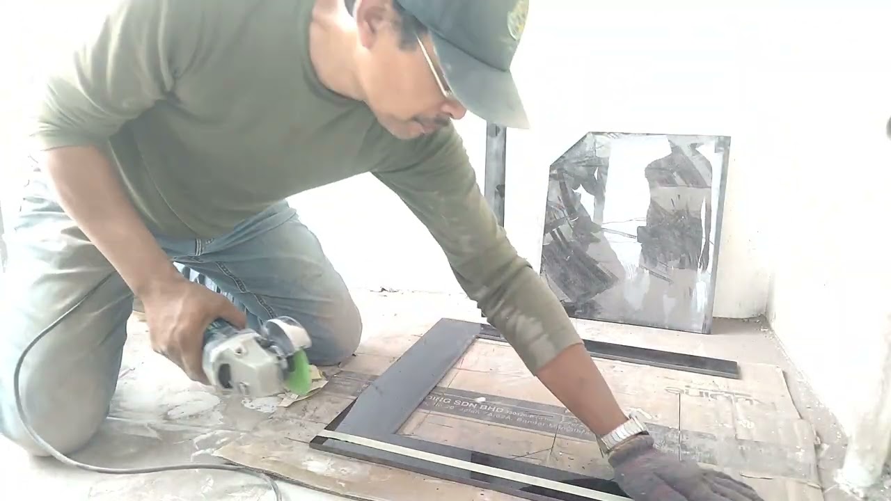 Sabee tiles #tile #cuttingtile #kitchen #tabletop #mosaic #sabeemorgan #ipohmali #construction 