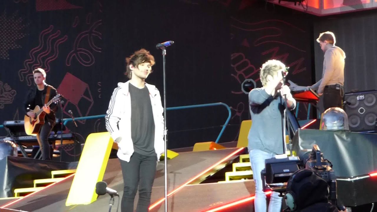 One Direction - Through The Dark + Water fight (Horsens, Denmark 16.06.2015)
