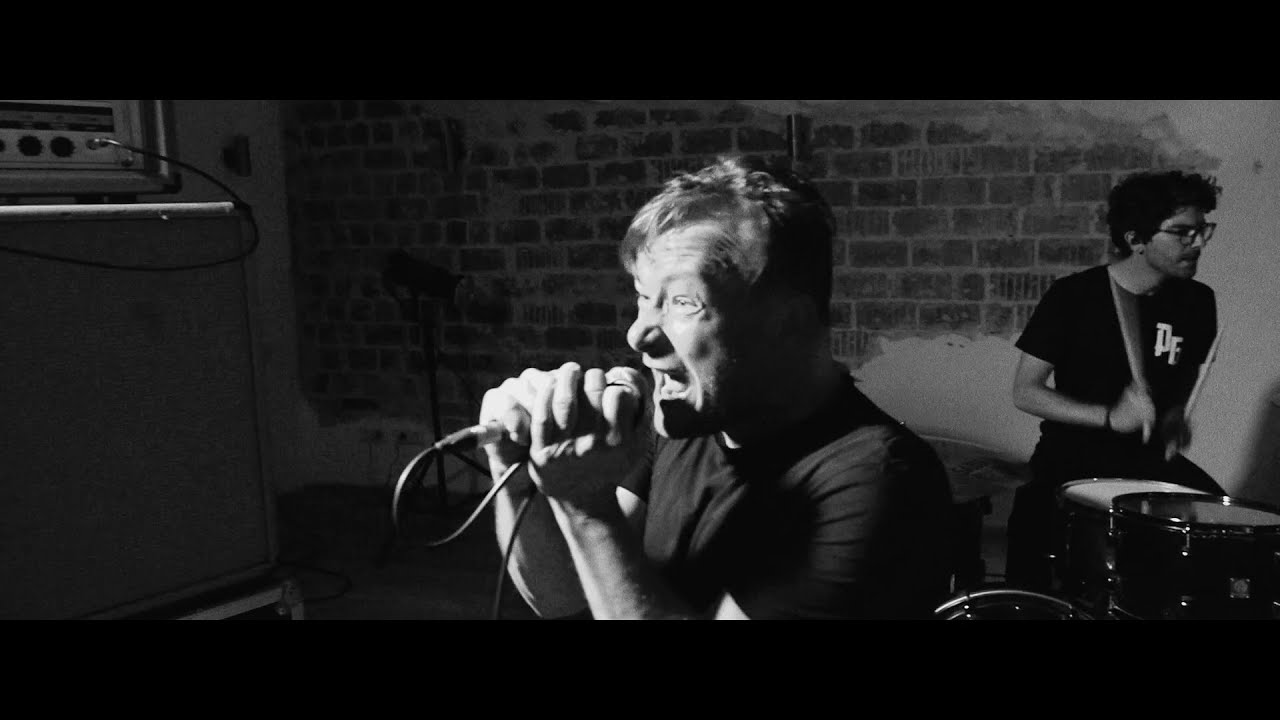 Fahnenflucht - Satt (Official Video) - Aggressive Punk Produktionen
