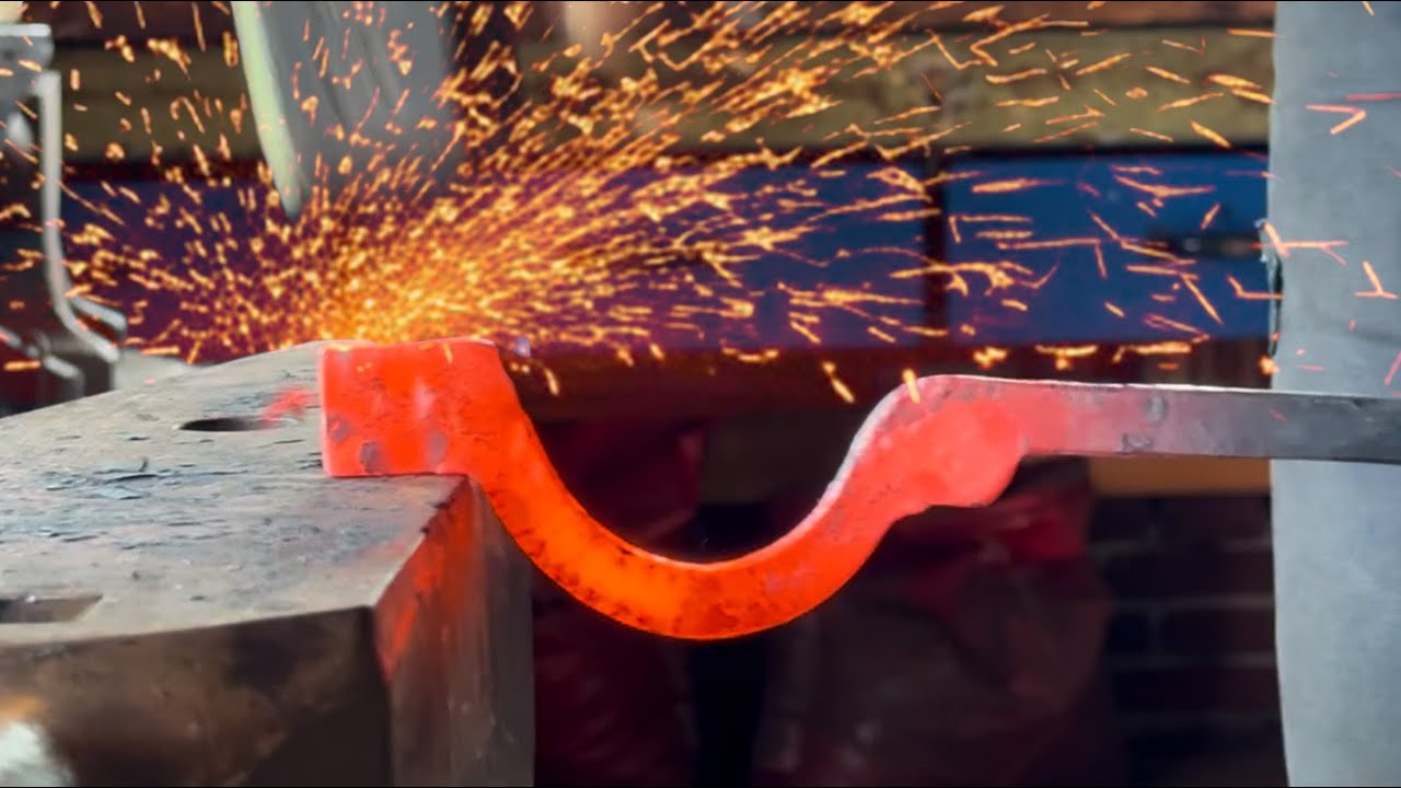 Diese Zange braucht jeder Schmied!