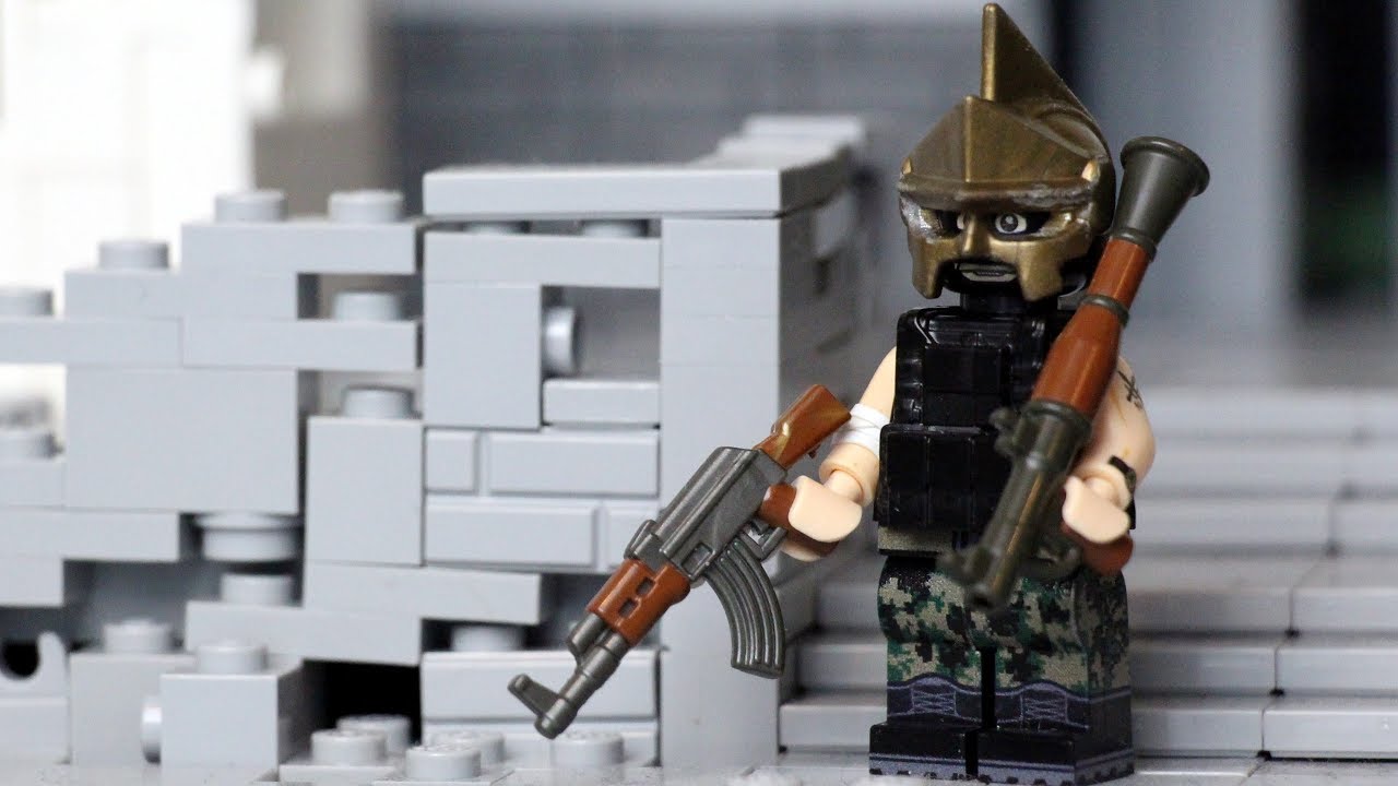 5 Minute Custom LEGO Military Minfigure Build! Gladiator Helmet