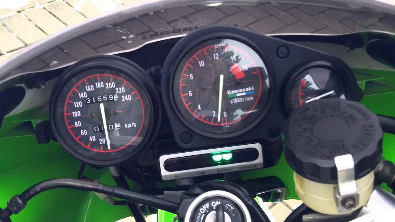 Kawasaki ZXR 400 1994 Startup & Walkaround & Oryginal Sound