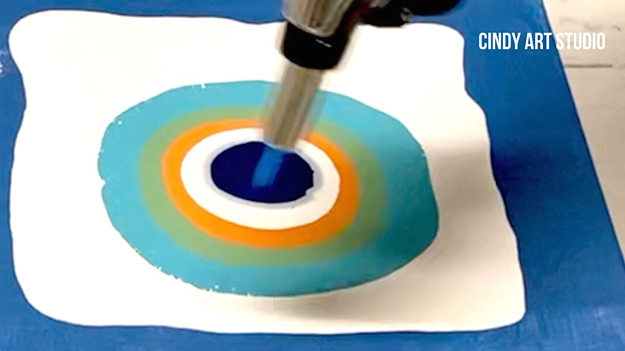 Dutch Bloom pour for beginners  step by step. Simple bloom pour. Acrylic pouring abstract art easy.