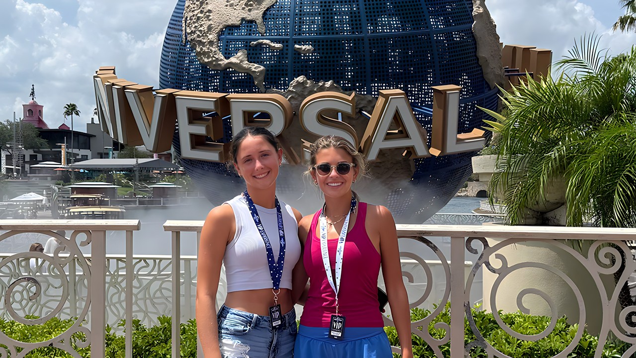 Exploring UNIVERSAL STUDIOS with My Best Friend