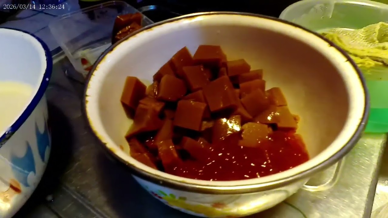 Lagi buat kue kukus kue keranjang  brica AE3X