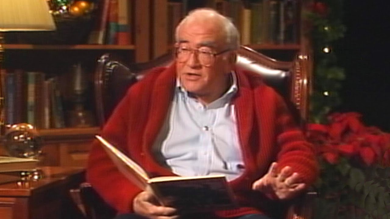 WATCH Ed Asner Read ‘The Night Before Christmas’ for Kids in 1987 (Flashback)