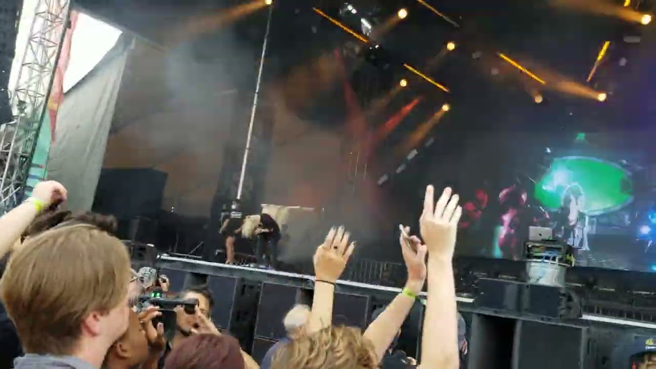 Doritos and Fritos - 100 gecs at Governor's Ball
