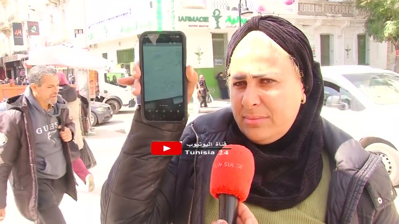 تاجرة الفواكه الجافة تستغيث..الديوانة حطموني فكولي سلعتي قيمتها120مليون..قسموها بيناتهم ولفقولي تهمة