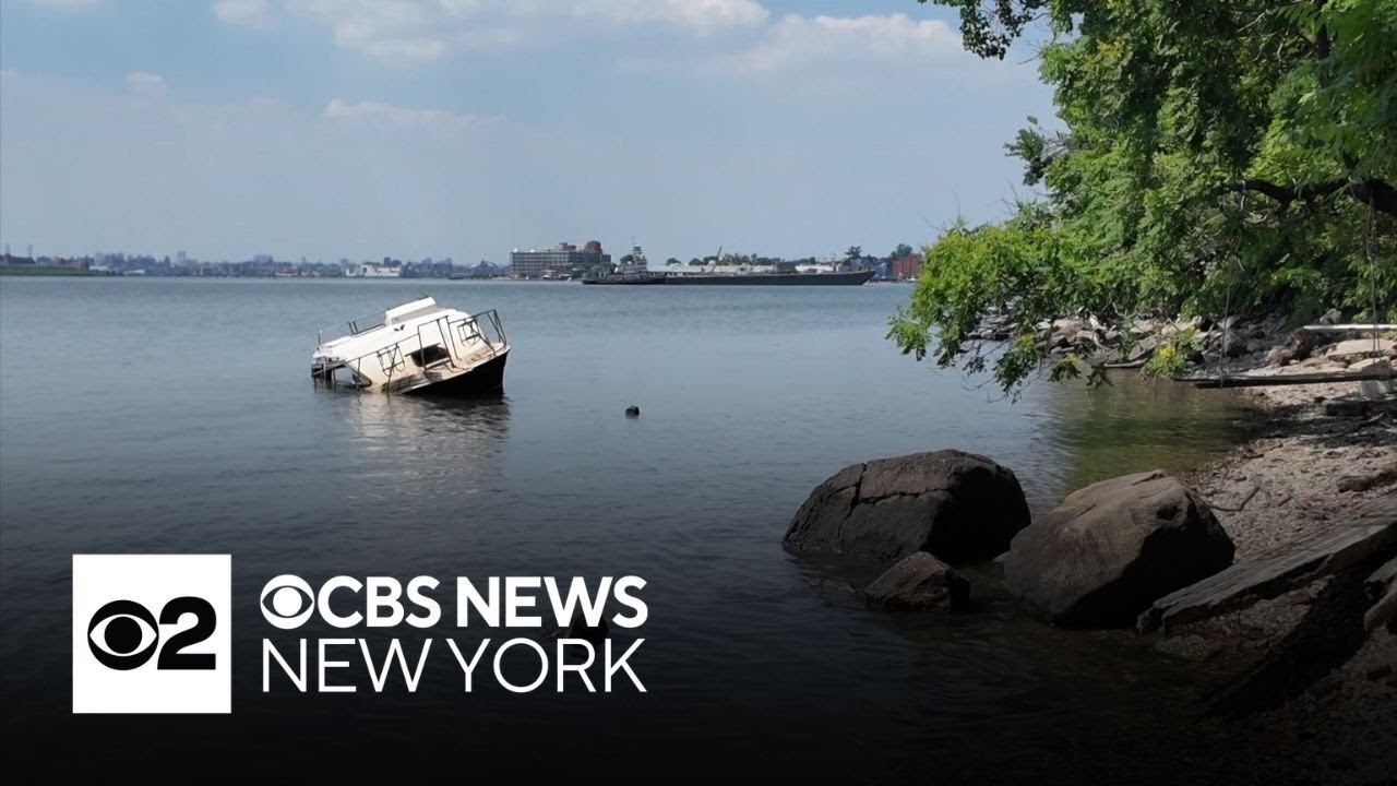 Abandoned boats among debris clogging New York City waters