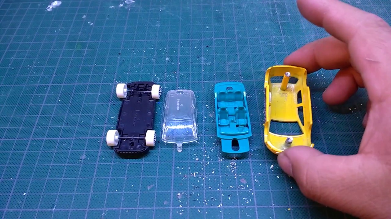Como abrir un carrito de Hotwheels sin utilizar un taladro.