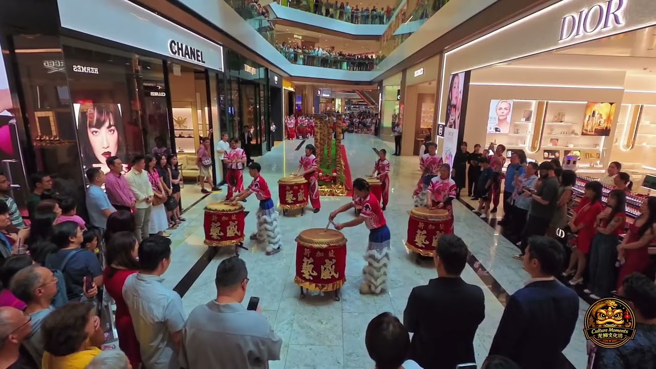 [4K] 新加坡艺威体育会 Singapore Yiwei Athletic War Drums Performance @ Raffles City Singapore