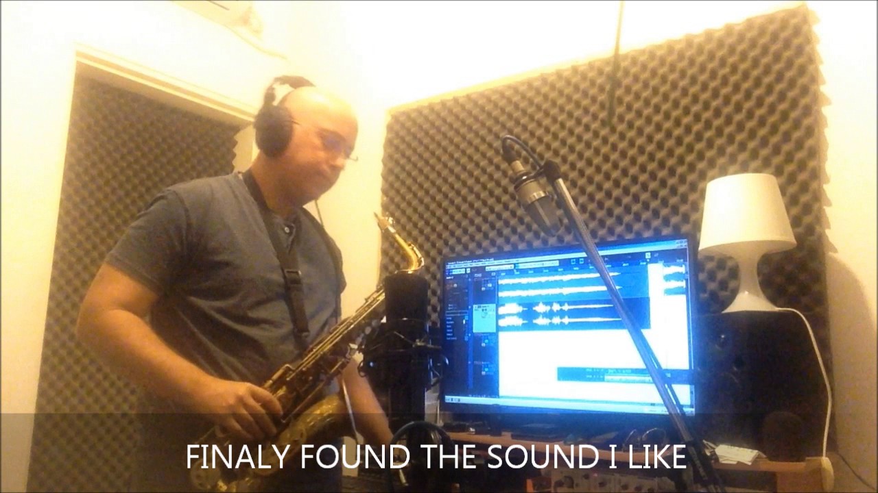 RECORDING SAXOPHONE IN STUDIO