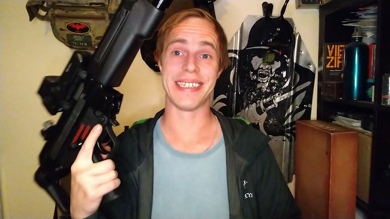 WE MP5a5 Apache GBBR. Fitting the G&P AEG Flashlight Foregrip & how are the 30rd competition mags?