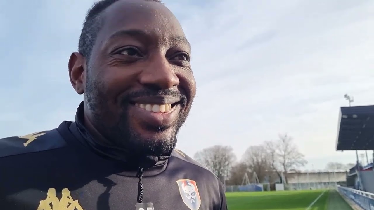 Parfait Mandanda signe pro au SM Caen