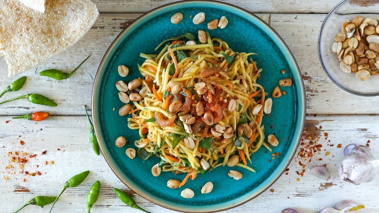MANGO SALAD -  Gỏi Xoài | Helen's Recipes