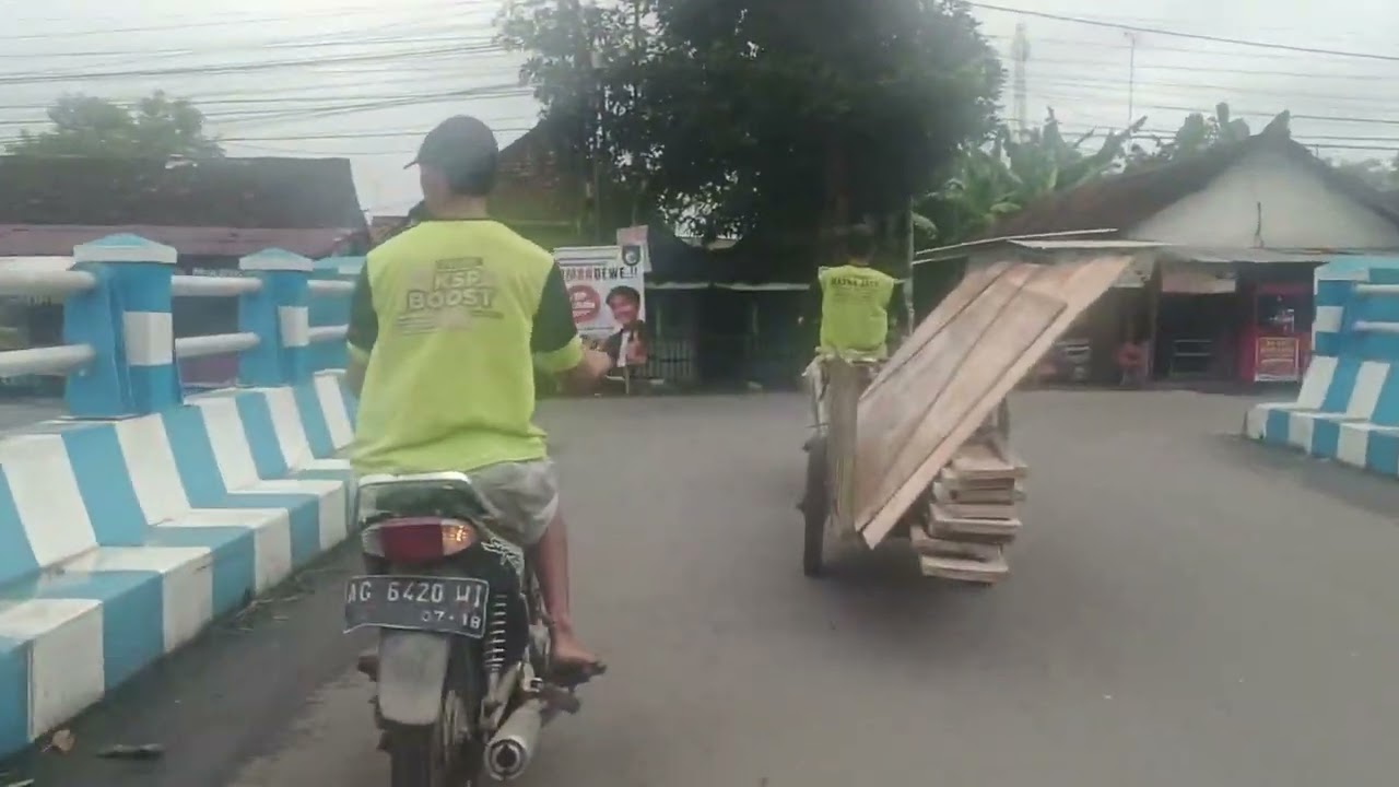 Motovlog Perjalanan di nganjuk 4