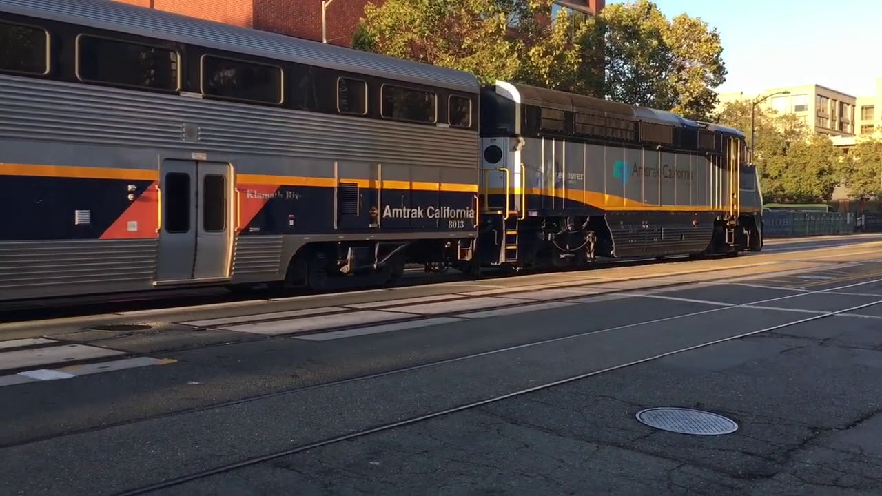 Railfanning Oakland Jack London Square 7-20-17