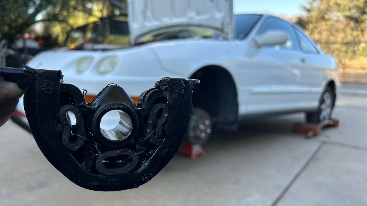 How to replace lower engine mount on Acura Integra 94-01 @El Chano Jose