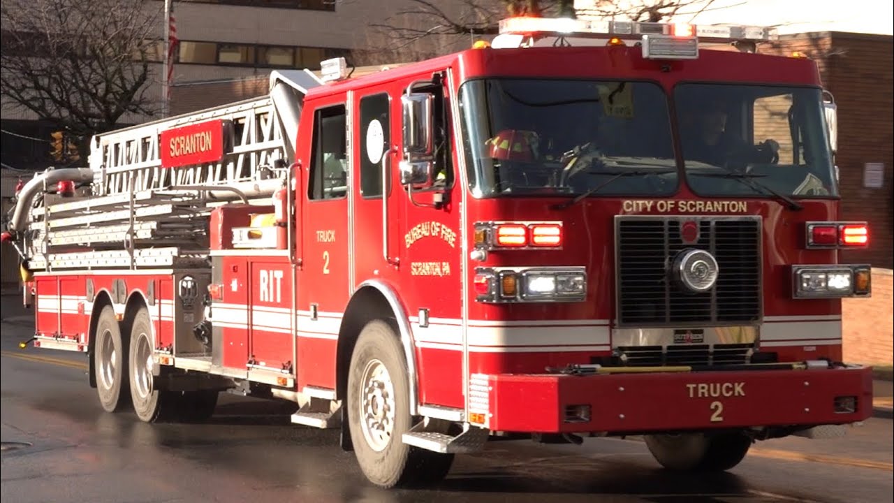 Scranton Fire Department Engine 4, Truck 2 & Car 21 Responding 2/21/23