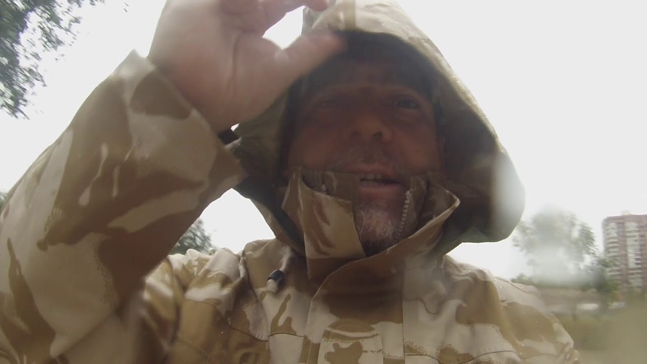 Comparación de parka de gore tex con parka de membrana impermiable militar