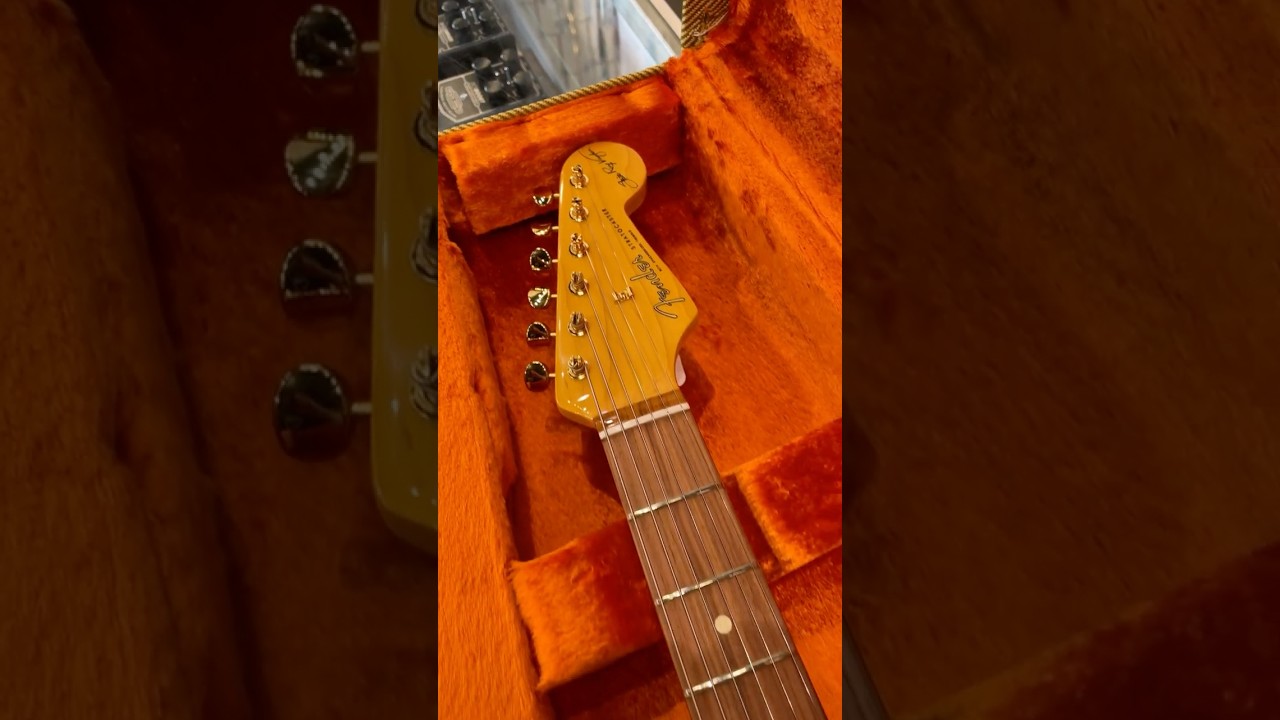 Fender Stevie Ray Vaughan Signature Stratocaster #guitars