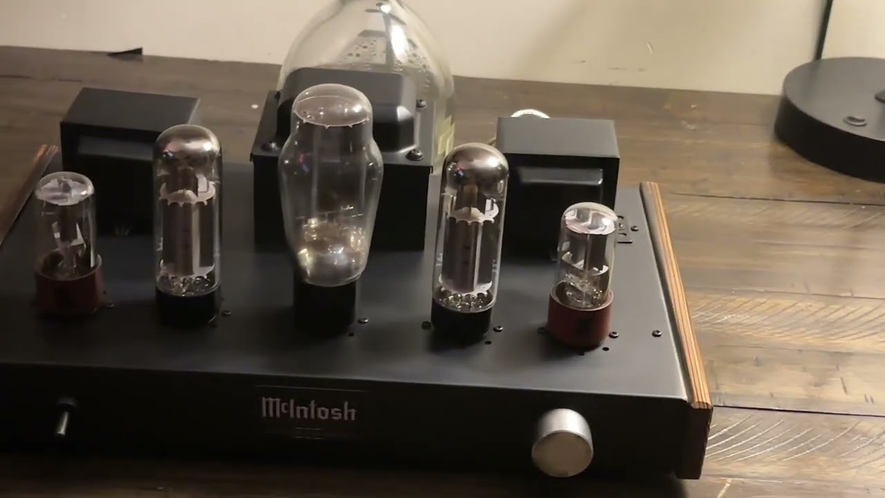 Others prefer tubes amplifier,is it the looks or the Sounds???