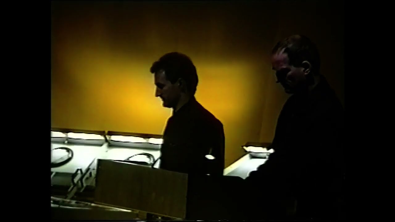Kraftwerk −  Live −  Theater Tivoli, Maggazzini Criminali, Bologna, Italy, (07/02/1990)
