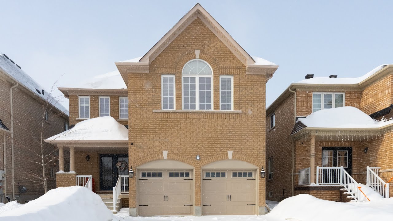 MLS S12701886 - 8 Charlemagne Ave, Barrie, ON L4M 0A9