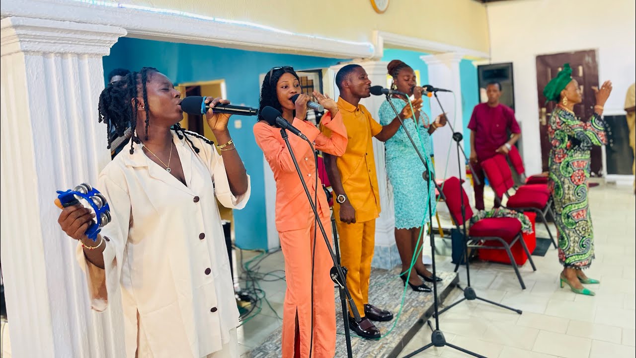 Last Sunday of 2025 .. We are grateful Lord 🙏🏽.. Join our Live Worship & Praise session 🎶