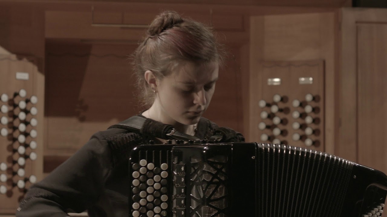 Bach Concert 978 - 3rd movement, Julia Sinoimeri, accordion