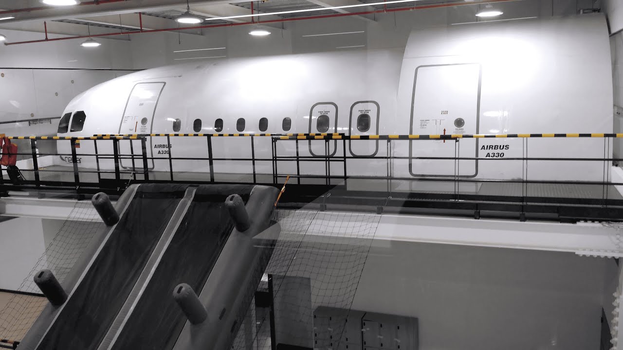 Cabin Emergency Evacuation Trainer A320 Demo - Nediar