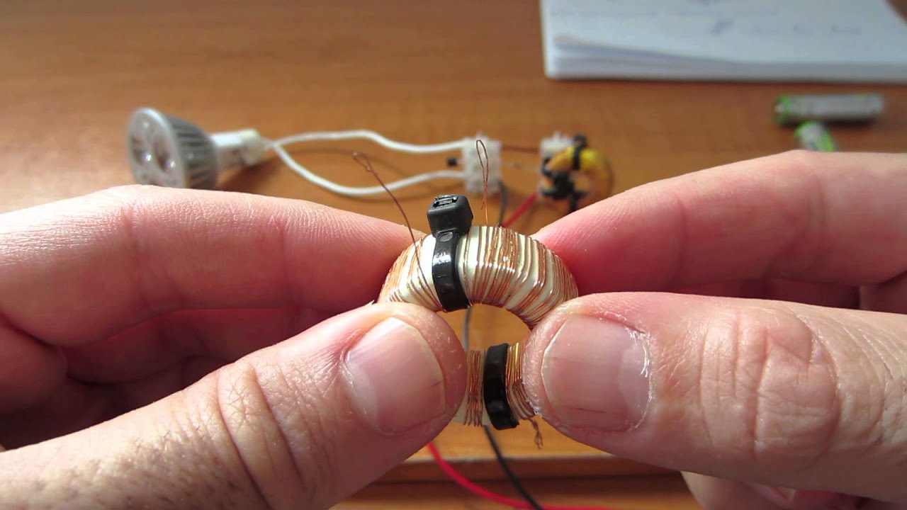 Lámpara led de 12v montada con un ladrón de julios.