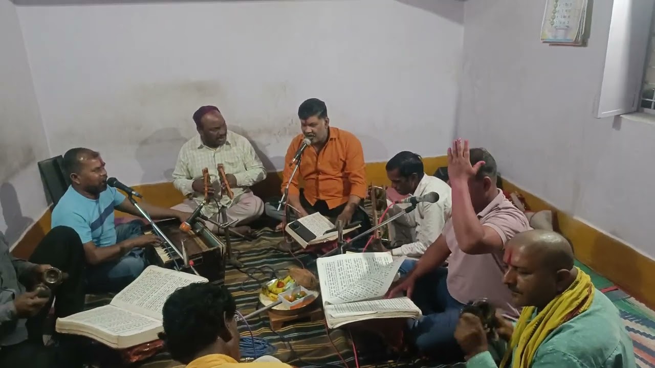 ऊंची नीची सीढ़ियां है मैहर की हमसे चढ़ो नहीं जाय मैया ......