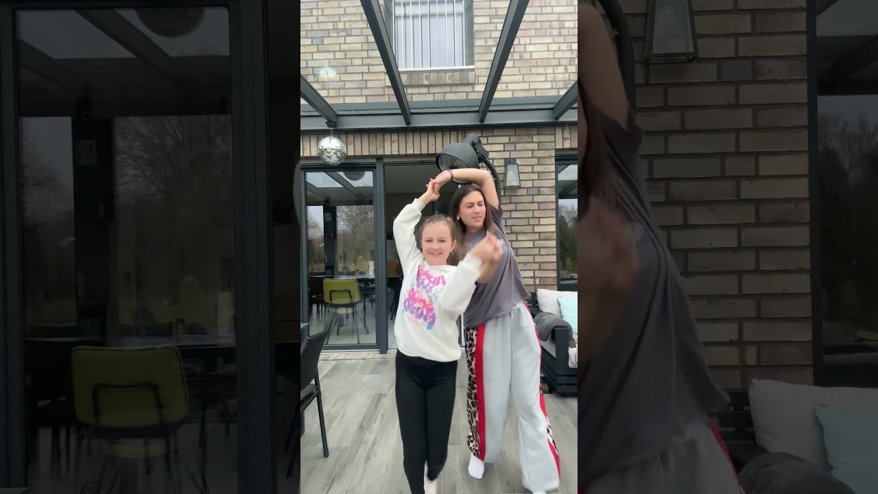 Komentiere mit Emoji 💜 ist f&uuml;r Ilaria und 🩷f&uuml;r Alesja  #dancechallenge #silvanaqsj #dance #sister