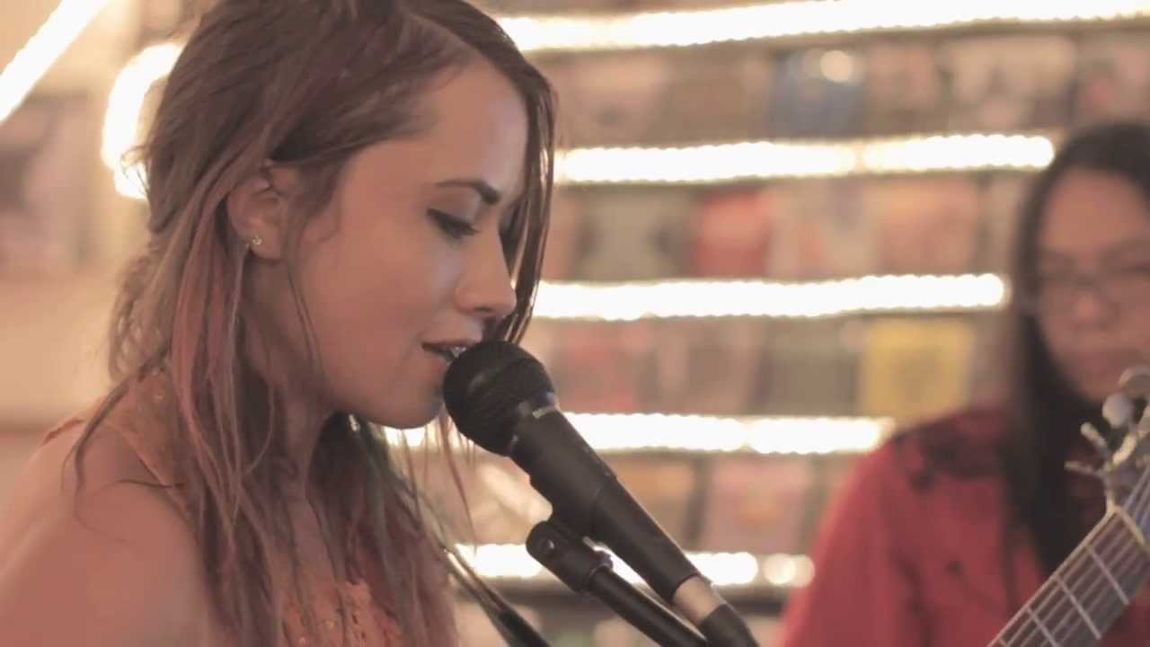 Moana - China Doll (Live at Friday I'm In Love 22)