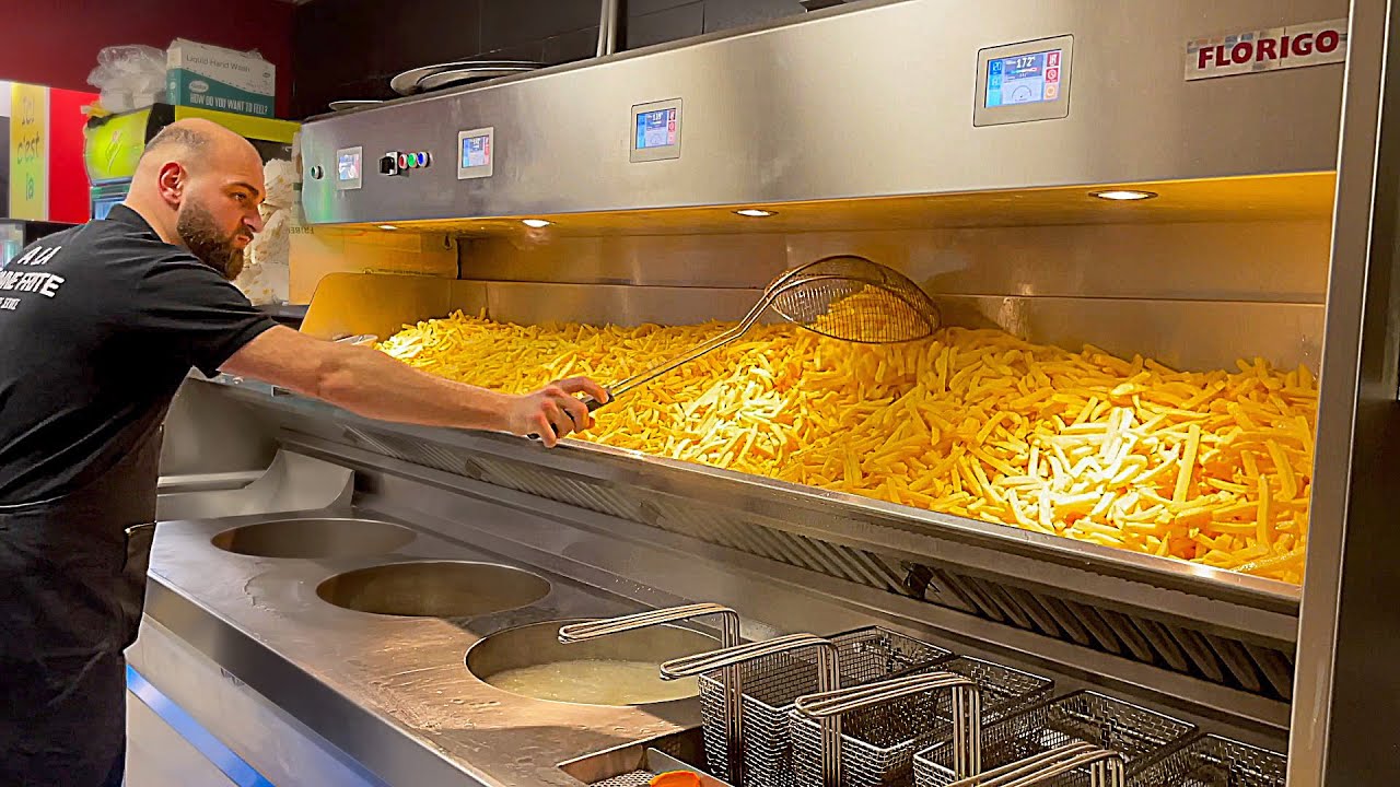 파리에서 즐기는 벨기에 전통 방식의 소지방 튀김 감자 / Belgian style beef tallow fries enjoyed in Paris-French street food